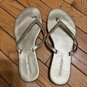 New York and Company gold metallic flip flop sandals size 8 gently worn